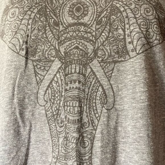 St. John's Bay Gray Elephant Graphic Tee - Picture 3 of 4